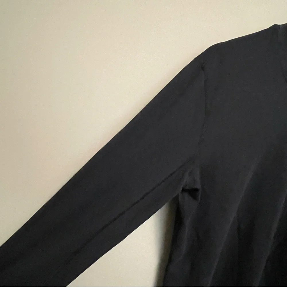 Lululemon Men’s V-neck Long Sleeve T-Shirt - Picture 4 of 9